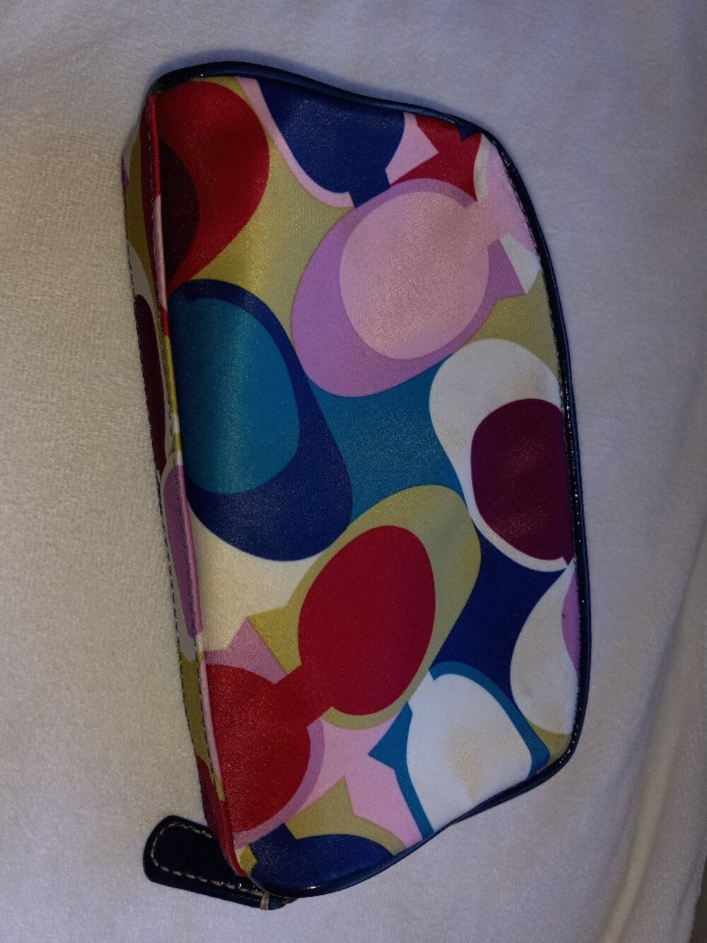 Coach - Signature C's Scarf Print Makeup Case